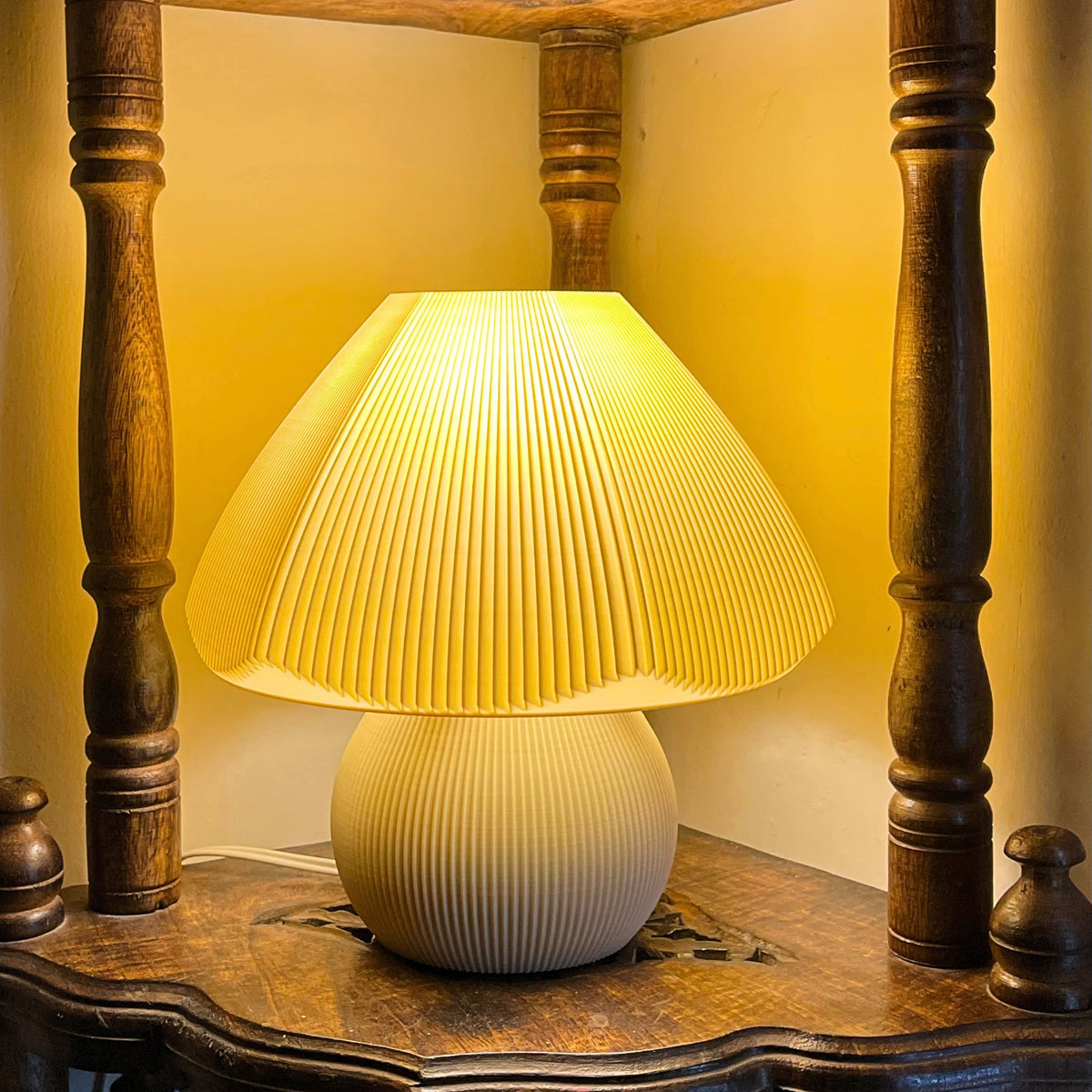 Mushroom Full Light Beige Lamp